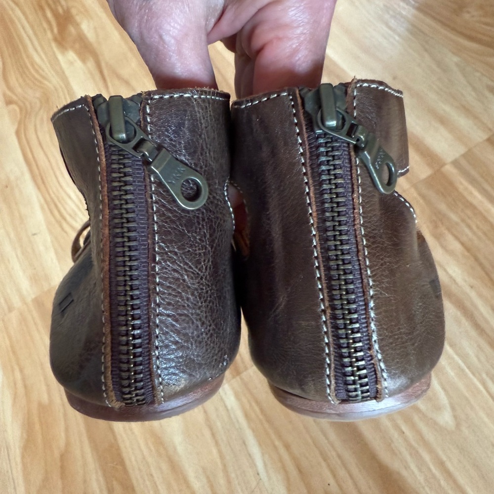 Super Cute Bed Stu Soto Distressed Rustic Taupe Brown Sandals - Sz 8 - Picture 10 of 10